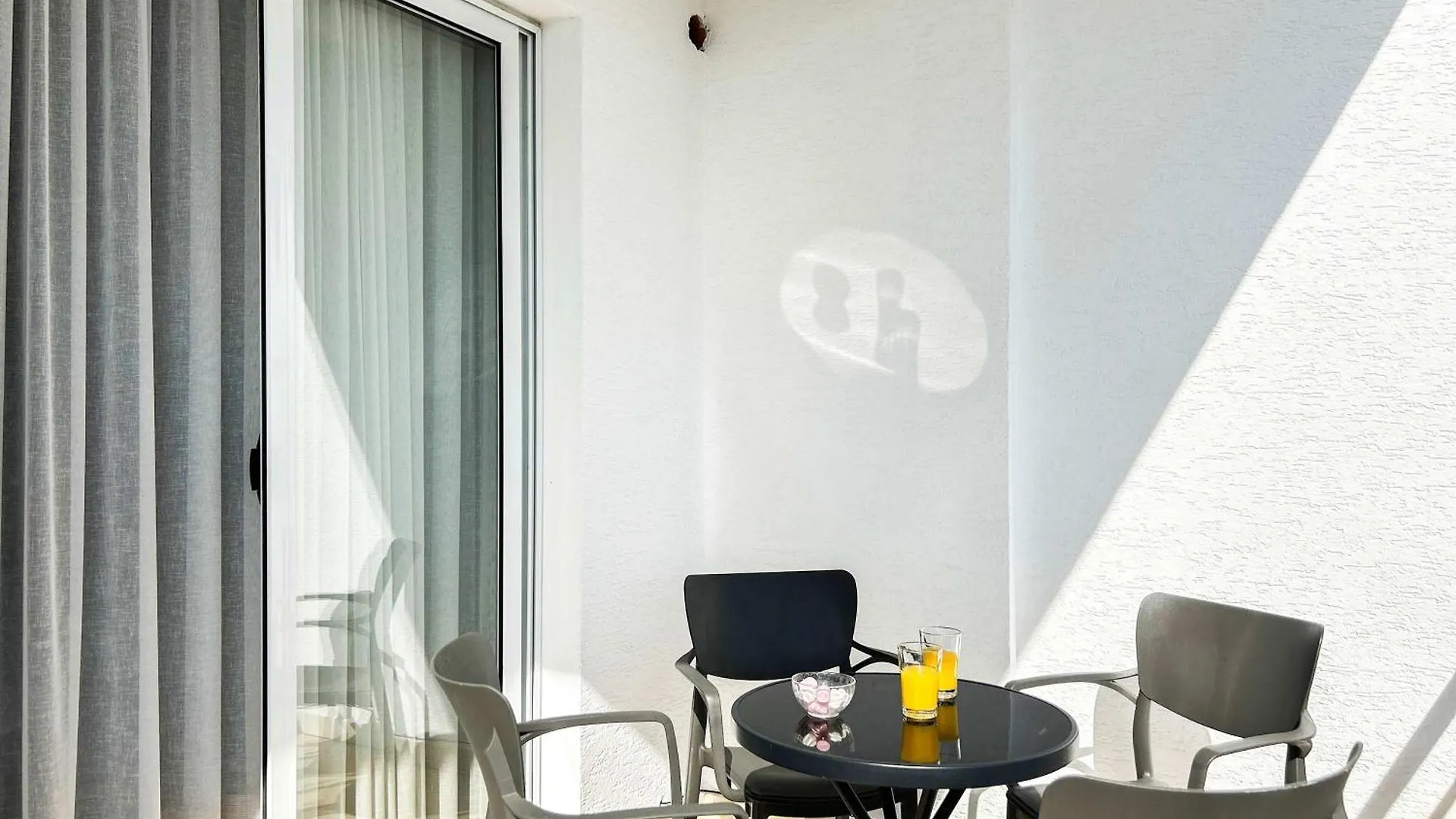 801 Vibes Apartment Durres