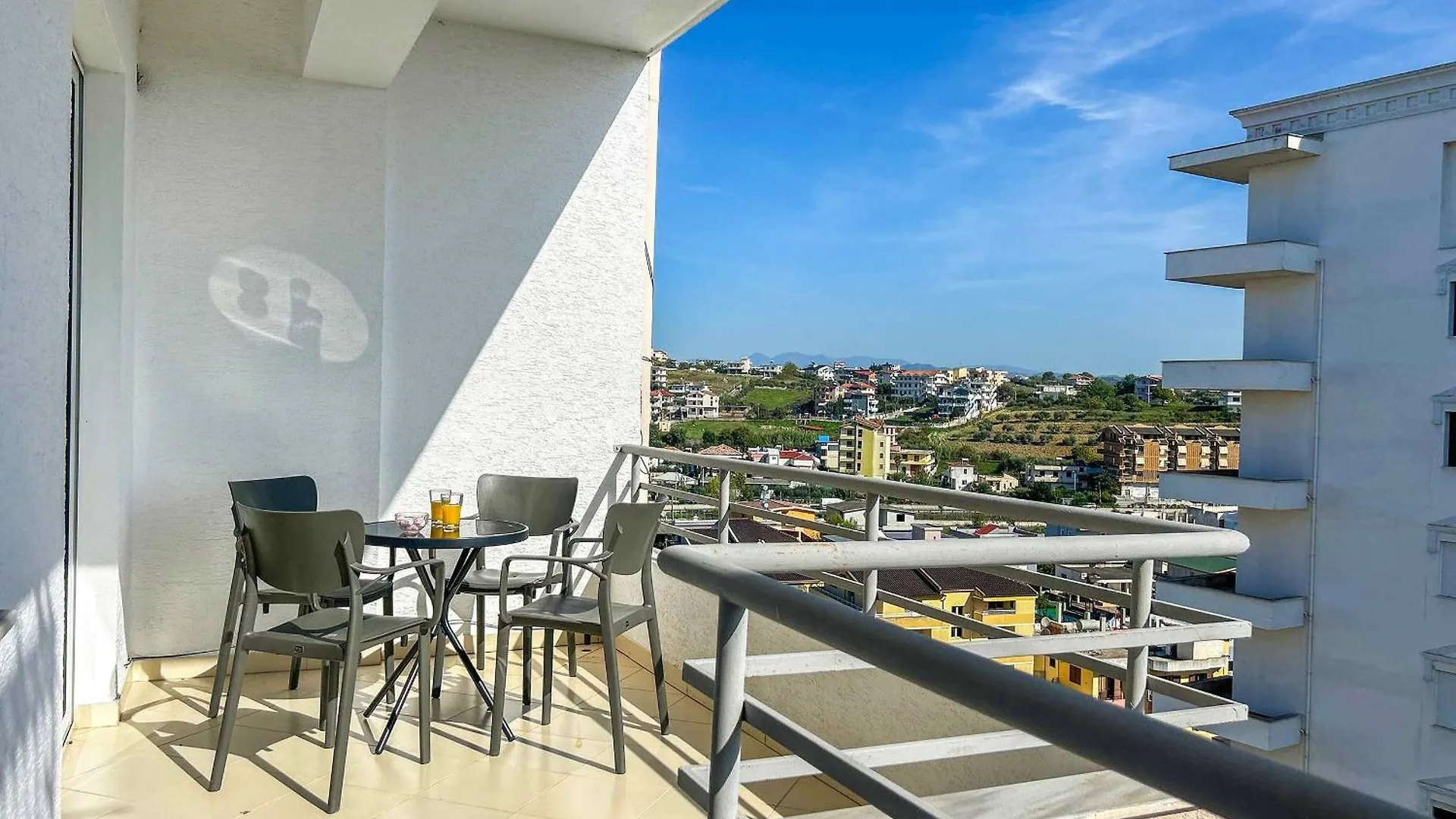 801 Vibes Apartment Durres