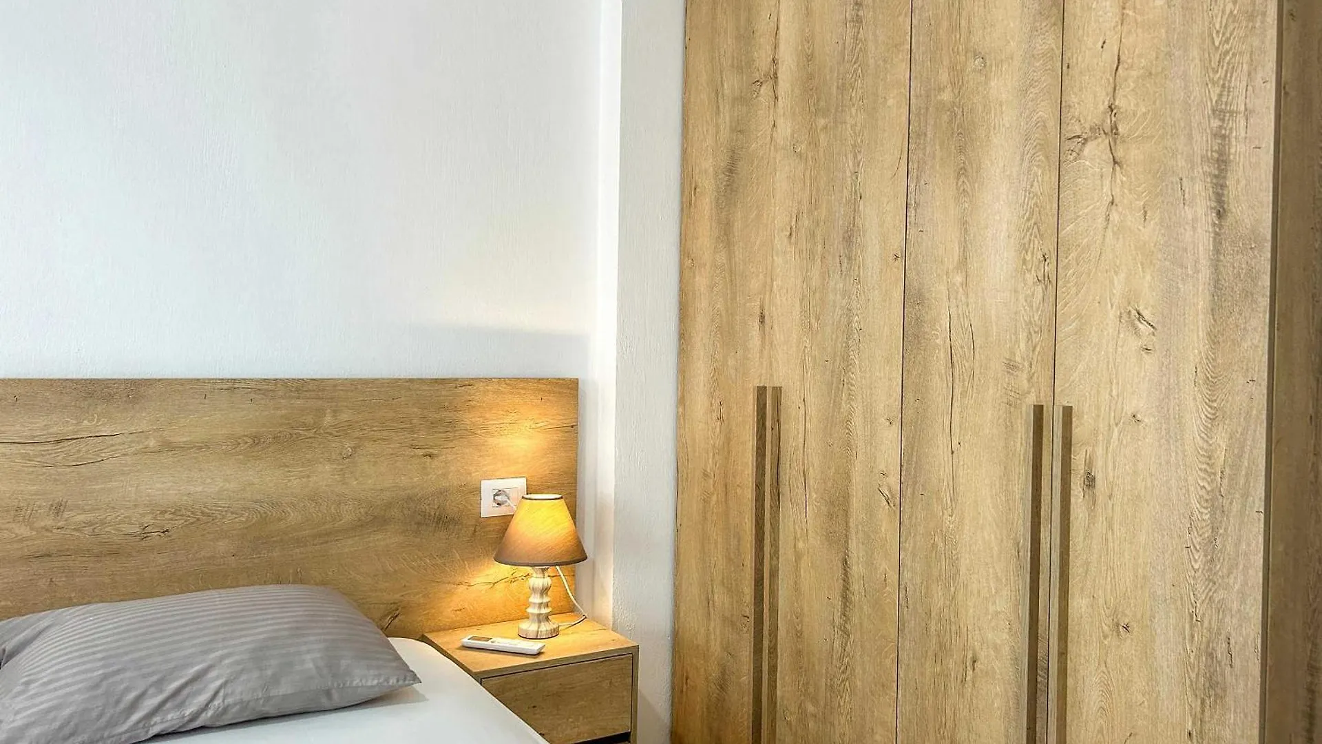 801 Vibes Apartment Durres