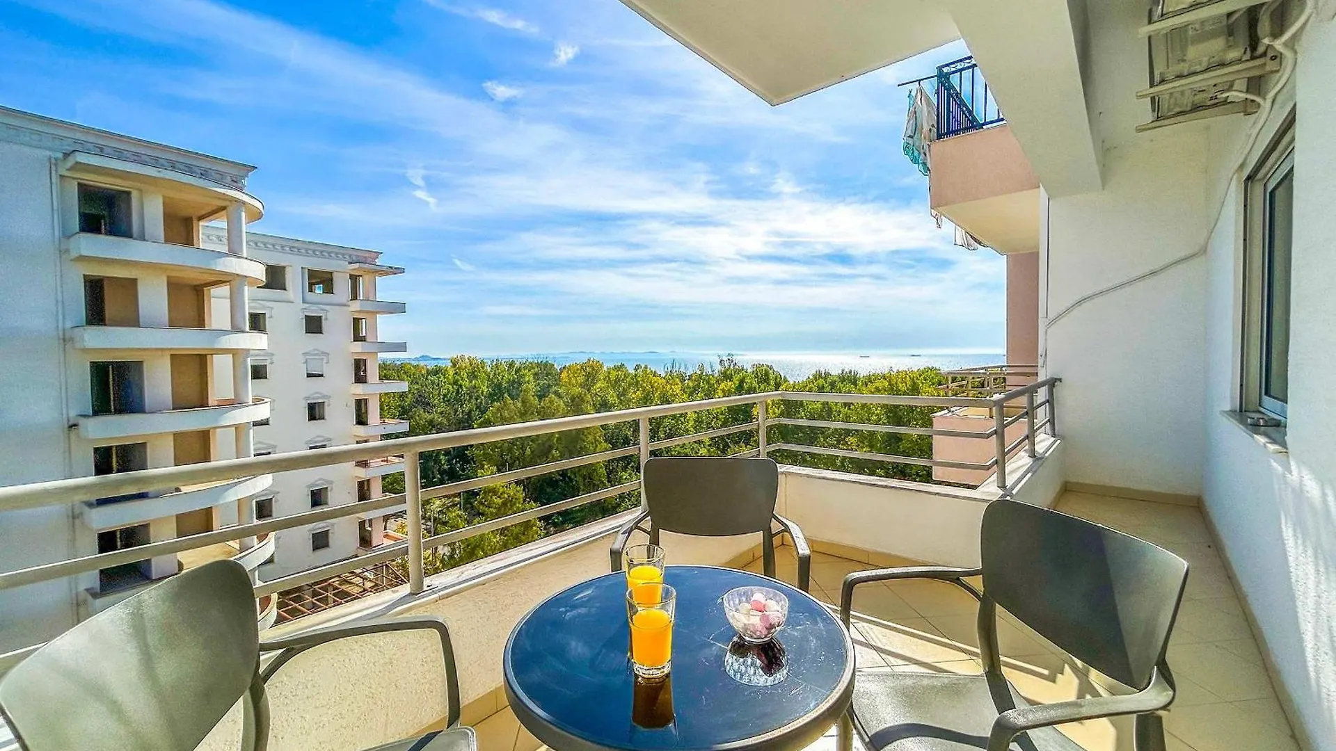801 Vibes Apartment Durres