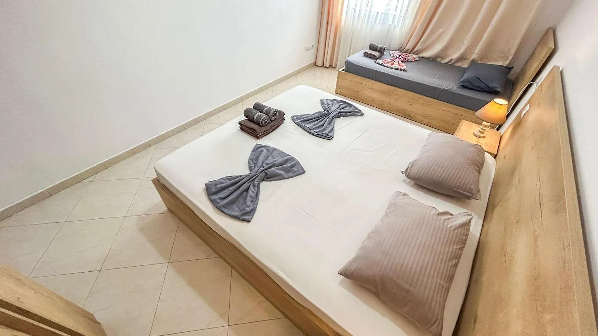 801 Vibes Apartment Durres