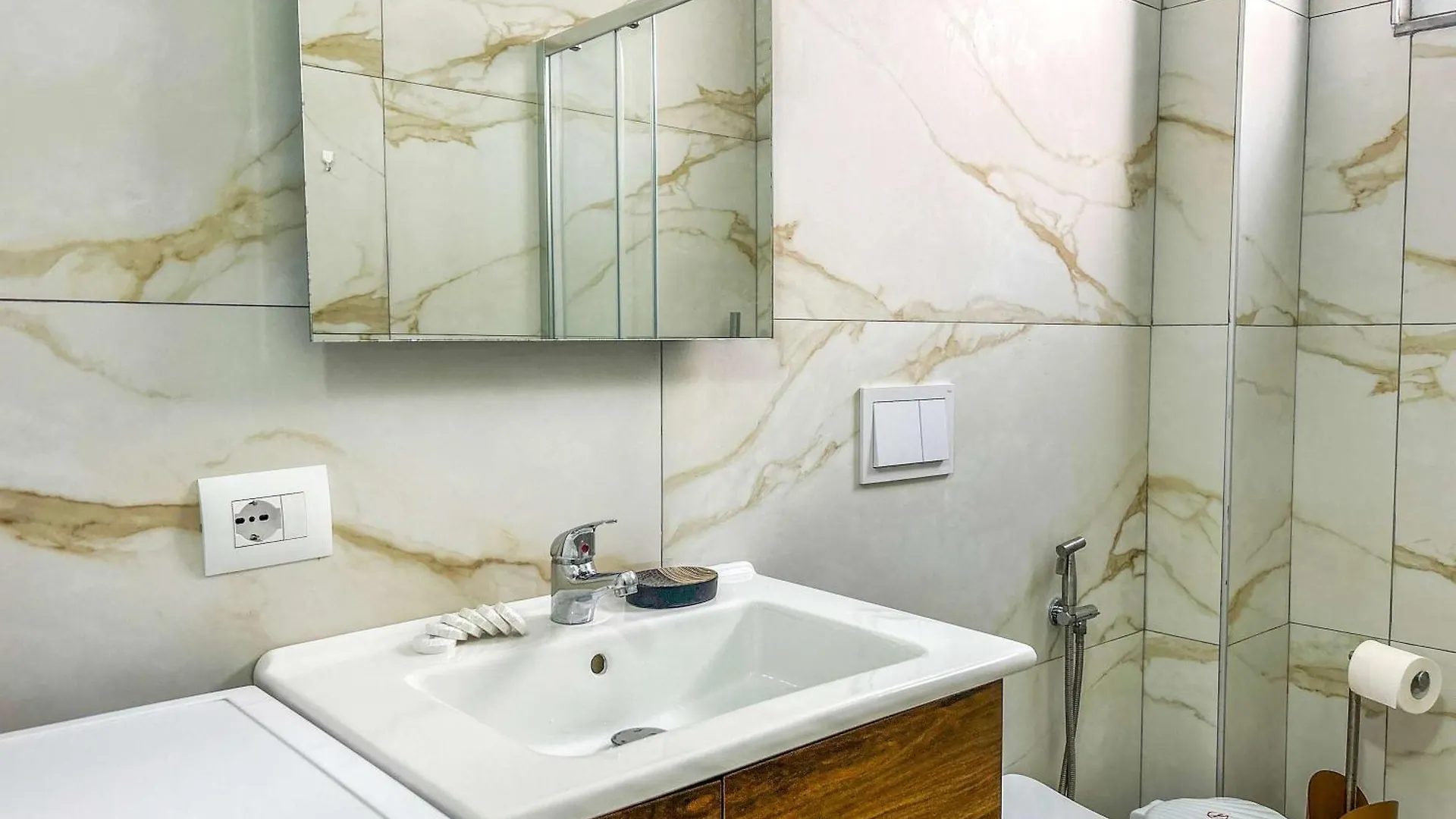 801 Vibes Apartment Durres