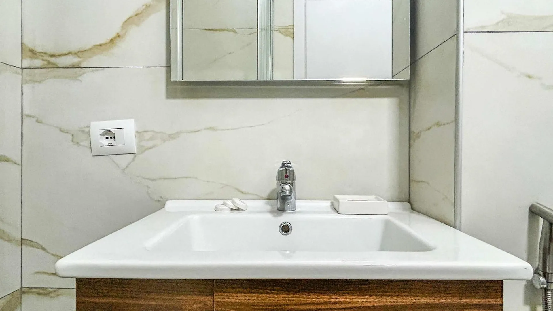801 Vibes Apartment Durres